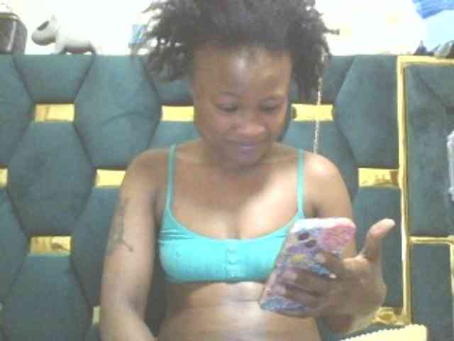 QueenIvy35