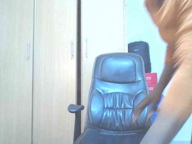 QueenIvy35 webcam