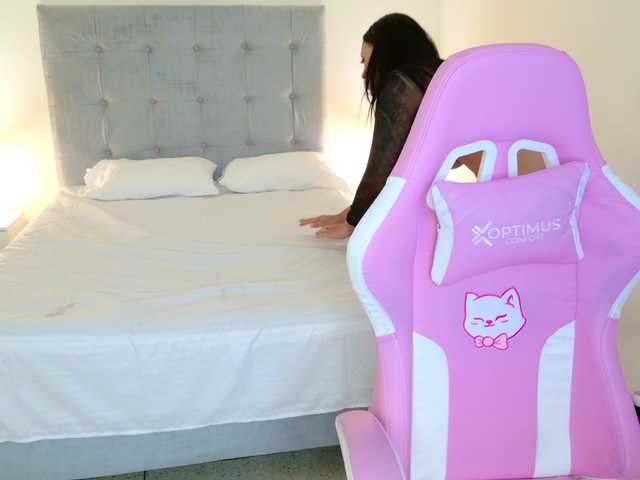 RileyWomms live cam on BongaCams