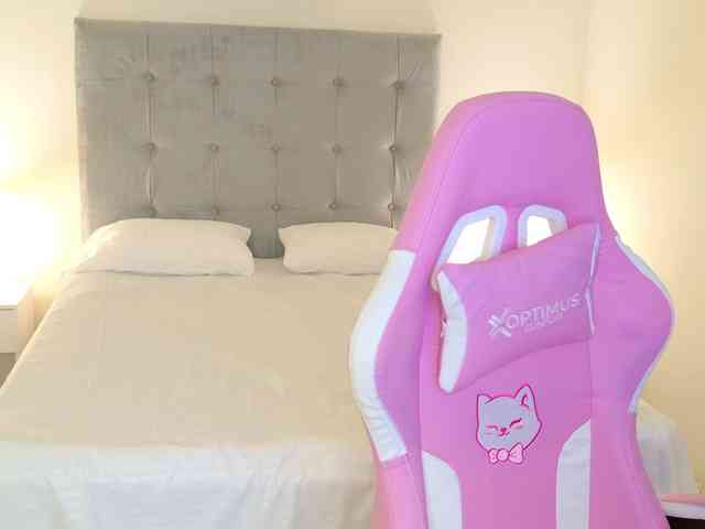 RileyWomms webcam