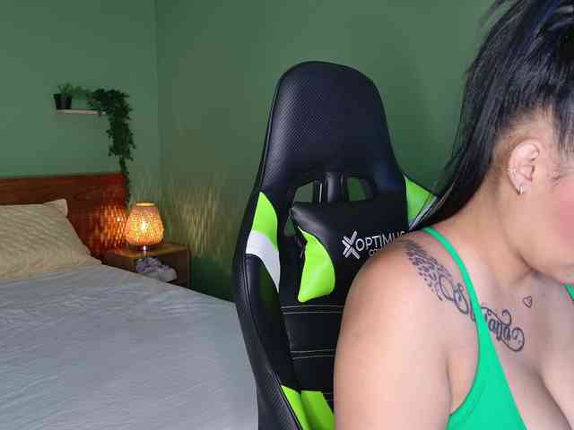 RileyWomms webcam