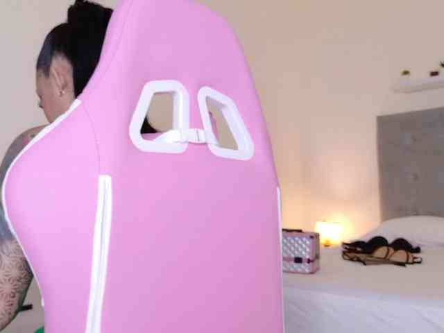 RileyWomms webcam