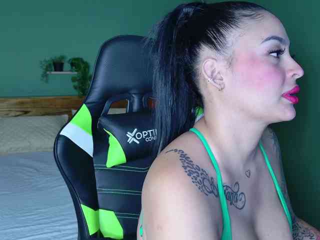 RileyWomms webcam