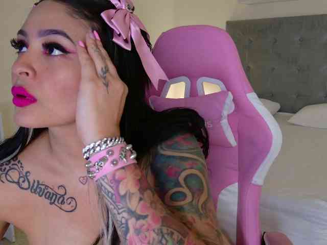 RileyWomms webcam