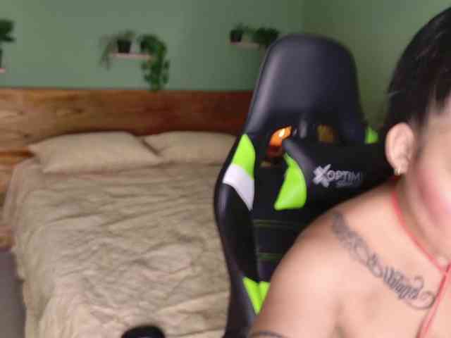 RileyWomms webcam