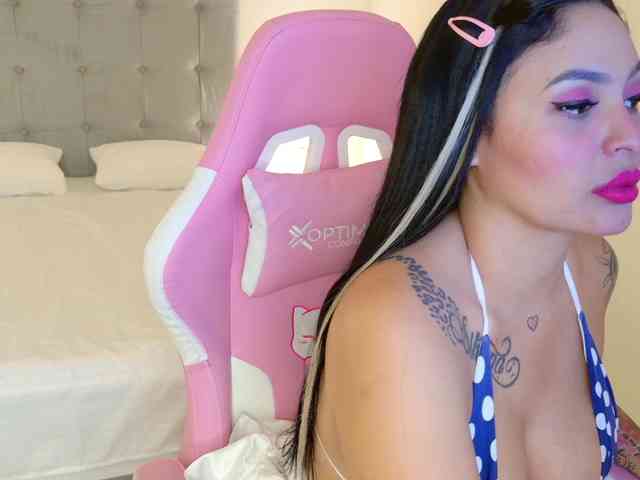 RileyWomms webcam