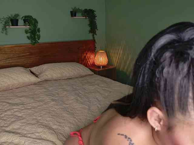 RileyWomms webcam