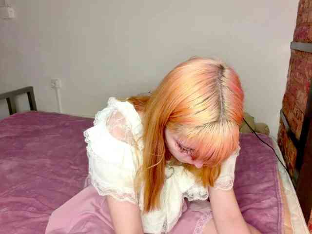 Model: rinaflowerblin