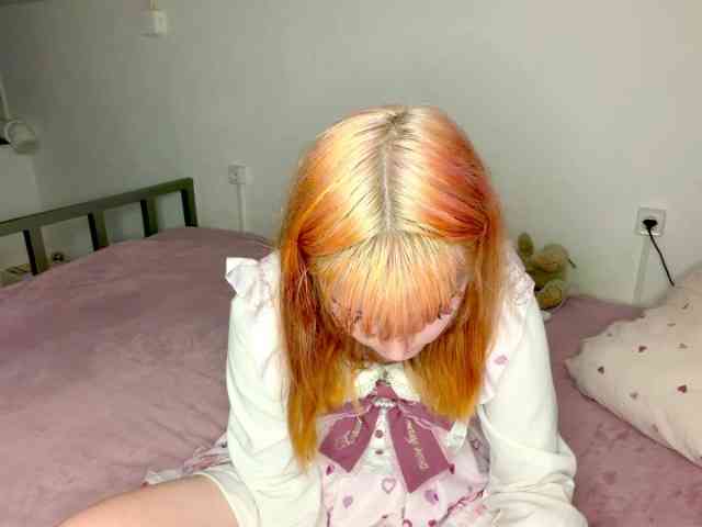 Model: rinaflowerblin