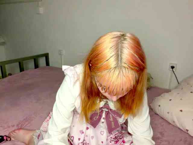 Model: rinaflowerblin