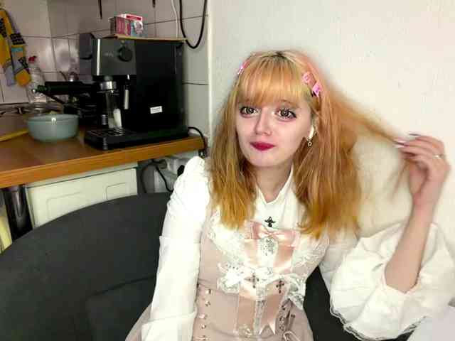 Model: rinaflowerblin
