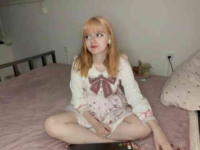 Model: rinaflowerblin