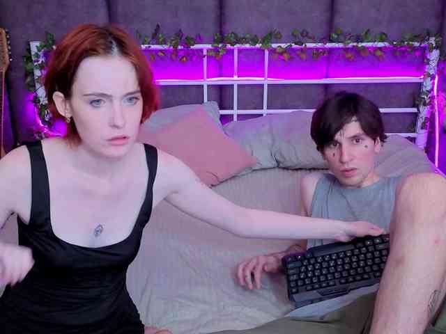 Dannylovesmary's cam show statistics and live stream