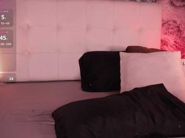 Reddolll live cam on BongaCams