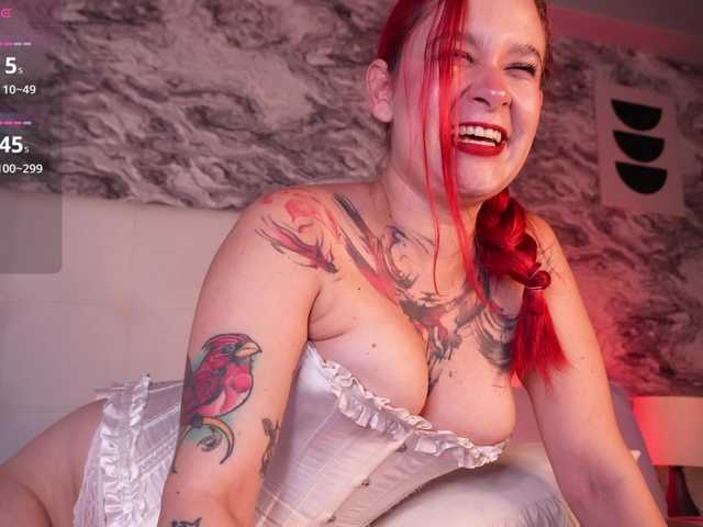 Reddolll live cam on BongaCams