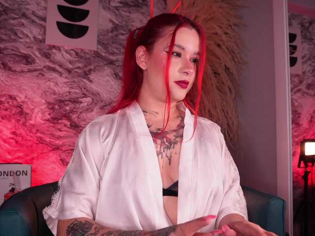 Reddolll live cam on BongaCams