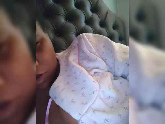 Veronica26041 webcam