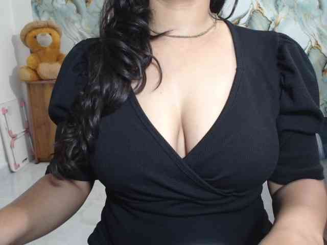 prishanaughtyy webcam