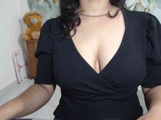 prishanaughtyy webcam