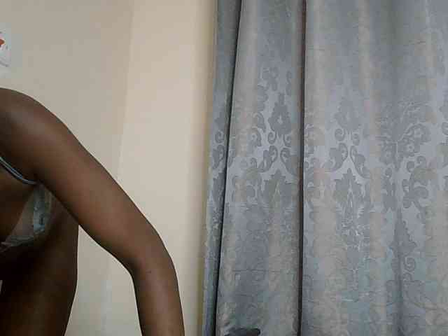 Model: Taliah