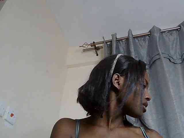 Model: Taliah