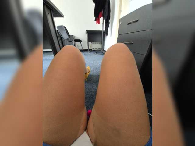 AmberLove12, en directo ahora en BongaCams