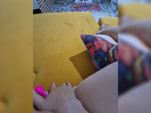 AmberLove12 live webcam show