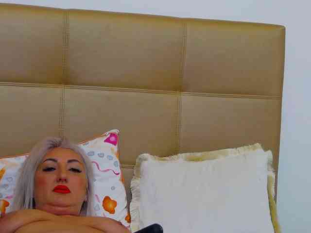 Model: EvelynPorn