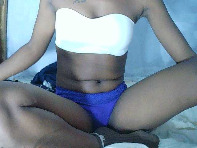 Jamura live cam on BongaCams