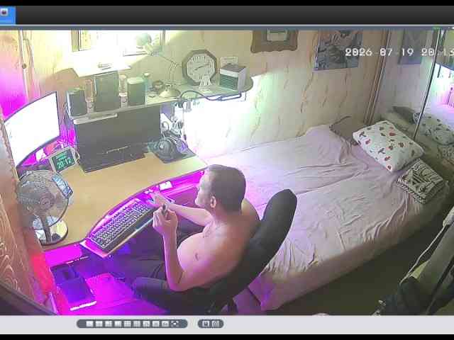 Alex-005 webcam