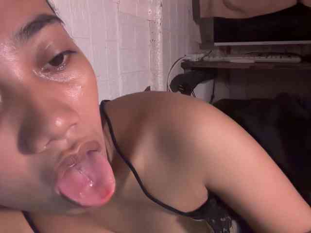 slimslitbaby webcam