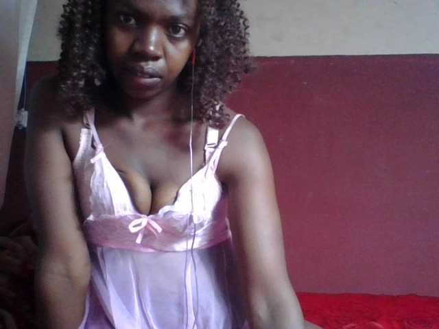 Coquinelara live cam on BongaCams
