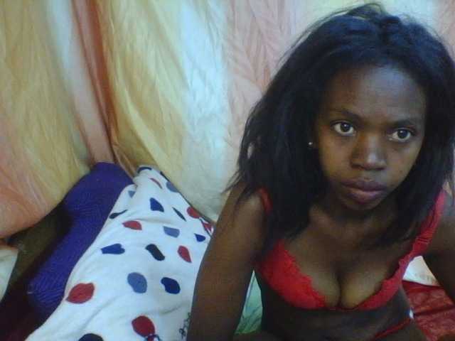 Coquinelara live cam on BongaCams