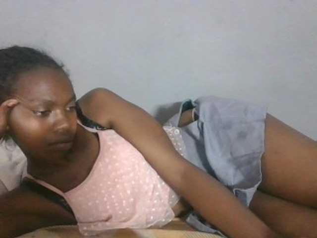 Coquinelara live cam on BongaCams