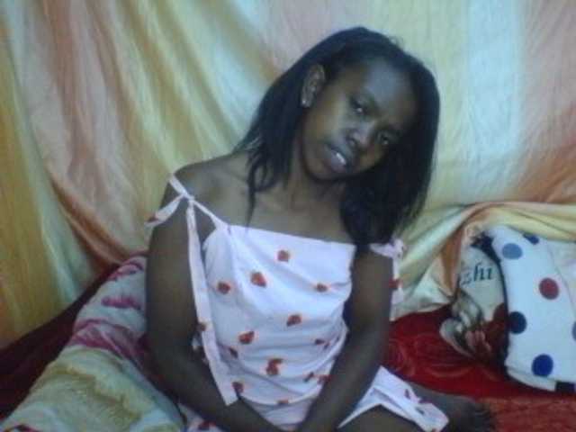 Coquinelara live cam on BongaCams