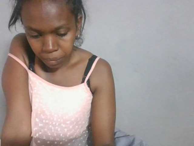 Coquinelara live cam on BongaCams