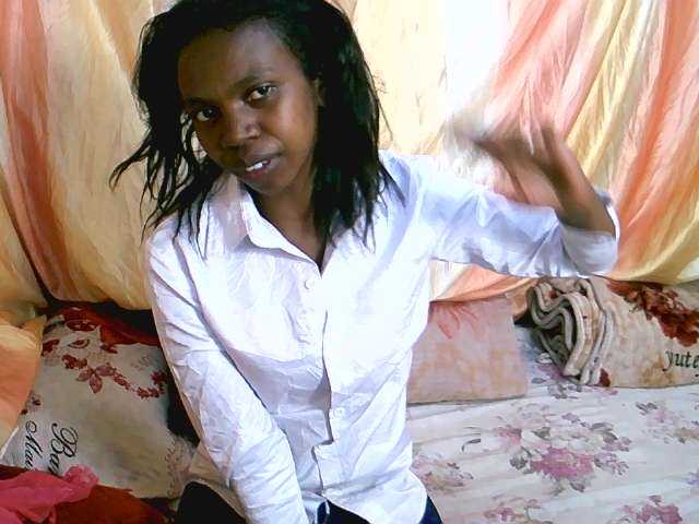 Coquinelara live cam on BongaCams