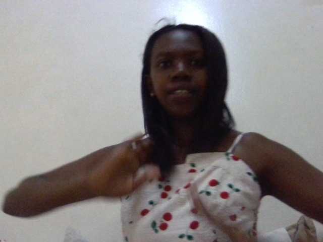 Coquinelara live cam on BongaCams