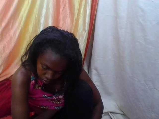 Coquinelara live cam on BongaCams