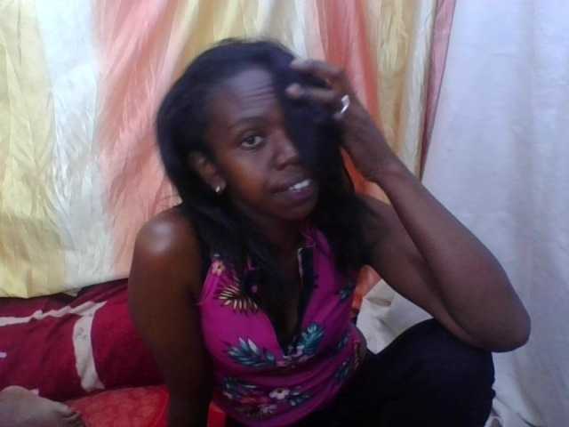 Coquinelara live cam on BongaCams