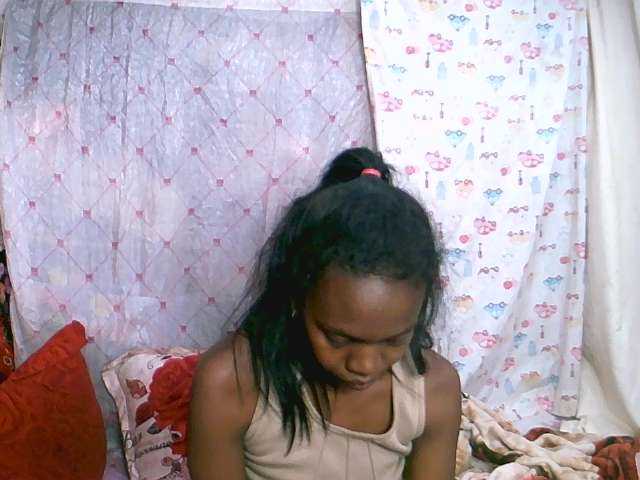 Coquinelara live webcam show