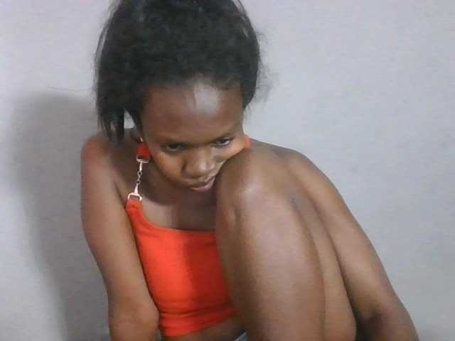 Coquinelara live cam on BongaCams