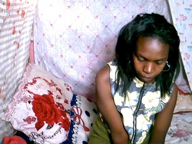 Coquinelara live webcam show