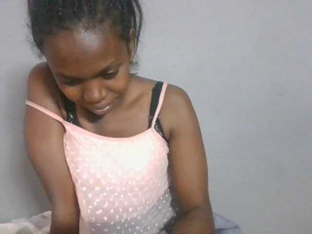 Coquinelara live cam on BongaCams