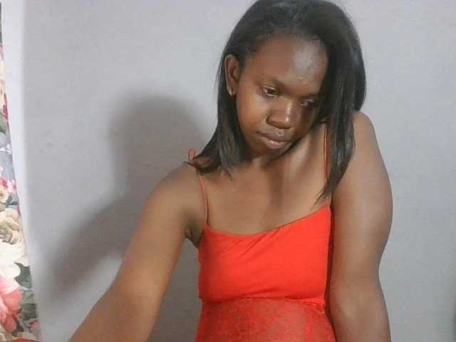 Coquinelara live cam on BongaCams