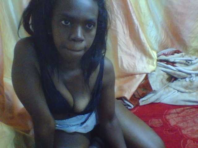 Coquinelara live cam on BongaCams