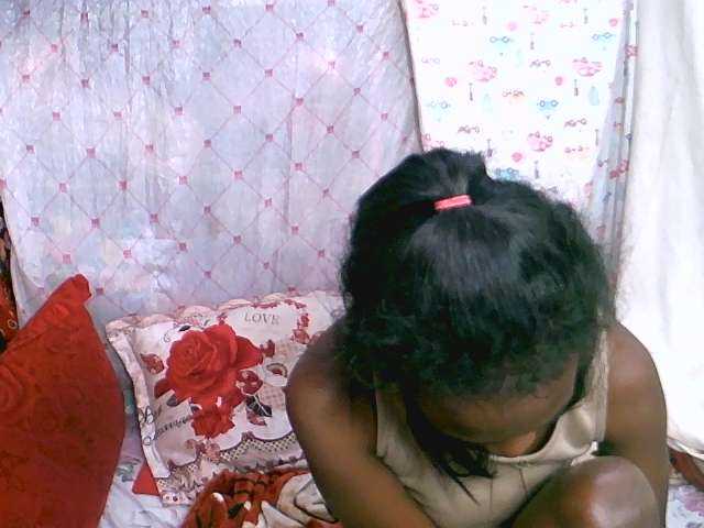 Coquinelara live cam on BongaCams