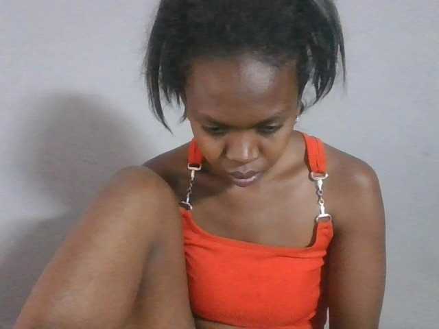 Coquinelara live cam on BongaCams
