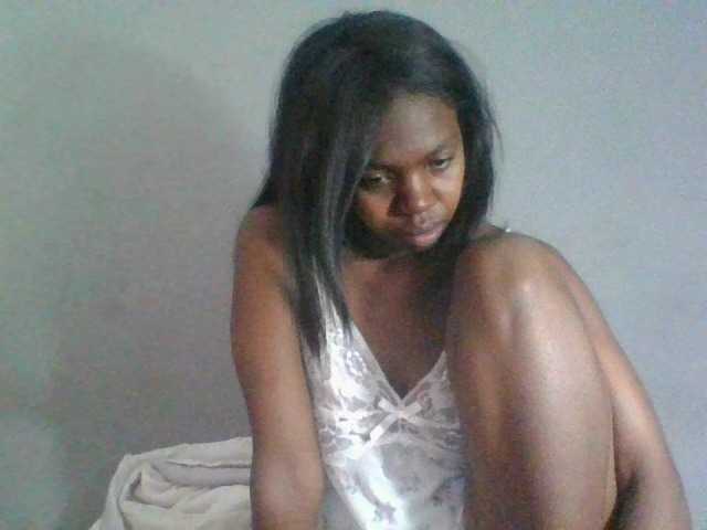 Coquinelara live cam on BongaCams