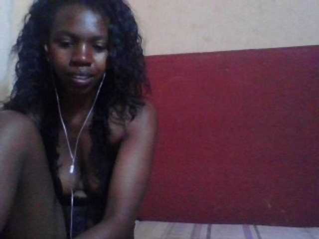 Coquinelara live cam on BongaCams